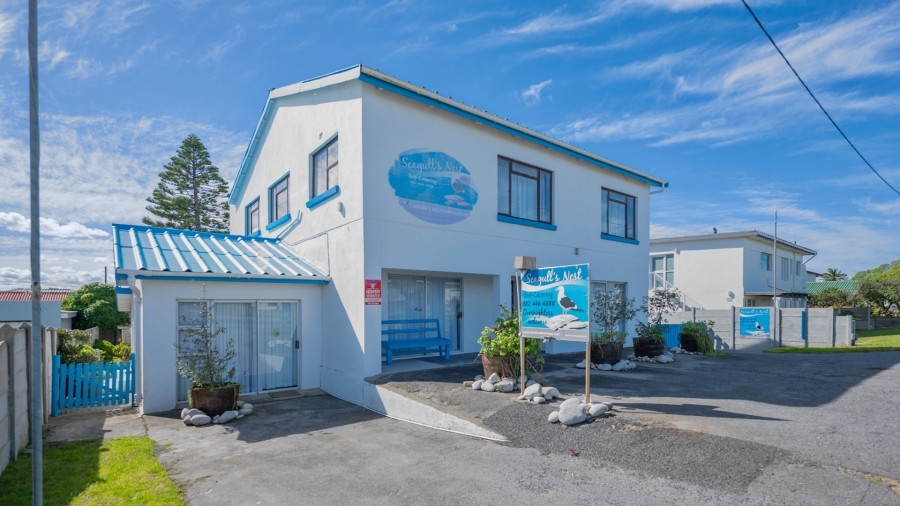 7 Bedroom Property for Sale in Struisbaai Western Cape